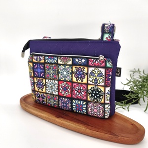 Ikertáska, lila válltáska - dupla rekesszel, lila alapon mozaik minta  - Meska.hu