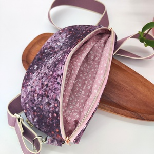 Övtáska, crossbody rózsaszín, mályva gyöngyös minta - táska & tok - övtáska - Meska.hu