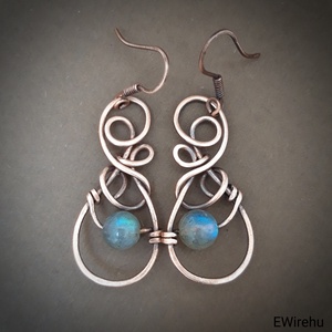 Réz fülbevaló, kék labradorit ásványékszer, vörösréz drót fülbevaló, drótékszer, ásvány fülbevaló -  - Meska.hu