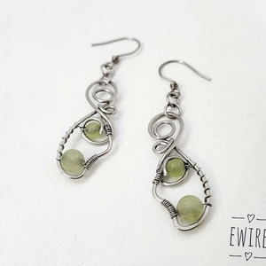 Orvosi acél akasztós fülbevaló ásványgolyóval - ékszer - fülbevaló - lógó fülbevaló - Meska.hu