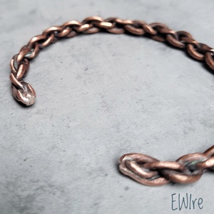 Fonott brutalista vörösréz karperec 2. egyedi, kézműves drótékszer, réz ékszer - ékszer - karkötő - karperec - Meska.hu