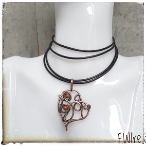 Szív medál, vörösréz szív vörös jáspissal, drótszív, drótékszer - ékszer - nyaklánc - medál - Meska.hu