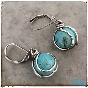 Türkinit fülbevaló, Orvosi fém fülbevaló, drót fülbevaló, ásványgolyós fülbevaló - ékszer - fülbevaló - lógós kerek fülbevaló - Meska.hu