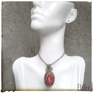 Thulit ásvány medál orvosi fém - ékszer - nyaklánc - medál - Meska.hu