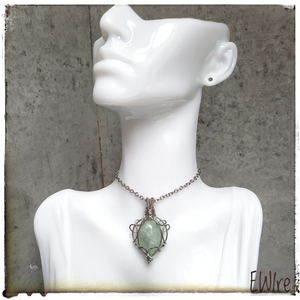 Fluorit ásvány medál orvosi fém - ékszer - nyaklánc - medál - Meska.hu