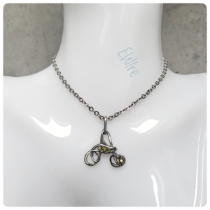 Betű medál A orvosi fém cirkonnal - ékszer - nyaklánc - medál - Meska.hu