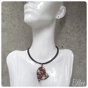 Szív medál, vörösréz szív vörös jáspissal, drótszív, drótékszer - ékszer - nyaklánc - medál - Meska.hu