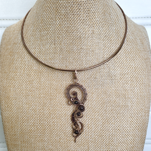 Bronz nyakék vörös gránáttal - ékszer - nyaklánc - statement nyaklánc - Meska.hu