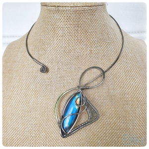 Design nyakék, labradorit nyaklánc, orvosi acél fantázia nyaklánc - Meska.hu