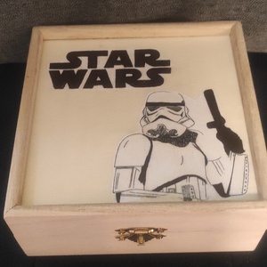 STAR WARS pálinkás üveg pohár készlet, opcionálisan fa díszdobozzal, kézzel gravírozott férfi ajándék, bögre - otthon & életmód - konyhafelszerelés, tálalás - tálalás - pálinkás poharak, szettek - Meska.hu