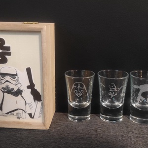 STAR WARS pálinkás üveg pohár készlet, opcionálisan fa díszdobozzal, kézzel gravírozott férfi ajándék, bögre - Meska.hu