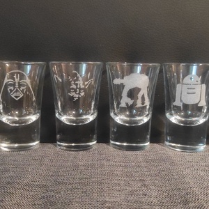 STAR WARS pálinkás üveg pohár készlet, opcionálisan fa díszdobozzal, kézzel gravírozott férfi ajándék, bögre - otthon & életmód - konyhafelszerelés, tálalás - tálalás - pálinkás poharak, szettek - Meska.hu