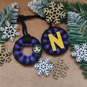 Wednesday, Nevermore Stílusú makramé karácsonyfadísz, Karácsony, Karácsonyi lakásdekoráció, Karácsonyfadíszek, Kötés, Mindenmás, MESKA