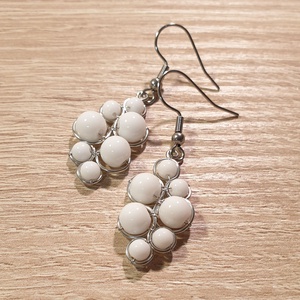 Fehér fürt fülbevaló - ékszer - fülbevaló - lógó fülbevaló - Meska.hu