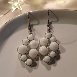 Fehér fürt fülbevaló - ékszer - fülbevaló - lógó fülbevaló - Meska.hu