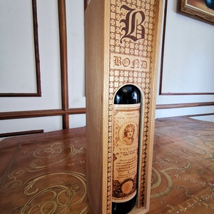 Fa díszdobozos és égetett égerfa címkés vörösbor - élelmiszer - alkoholos italok - Meska.hu