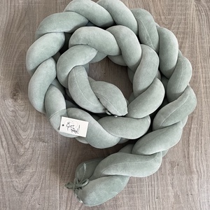 Fonott rácsvédő bébiplüss - zsálya - baba - mama - babaágyneműk - rácsvédő & baldachin - Meska.hu