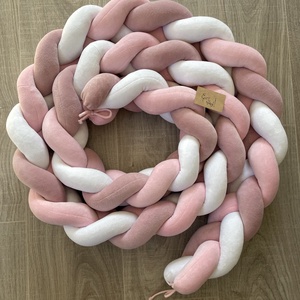 Fonott rácsvédő bébiplüss - fehér-rszín-halvány mályva - Meska.hu