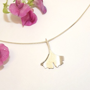Ginkgo biloba, mattírozott, női ezüst nyaklánc, 50 cm (EGK.05), Ékszer, Nyaklánc, Medálos nyaklánc, Ékszerkészítés, Ötvös, MESKA