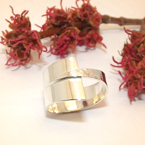 Keskenyedő, kalapált, női ezüst gyűrű, 57-es méret (VKE.03), Ékszer, Gyűrű, Kerek gyűrű, Ékszerkészítés, Ötvös, MESKA