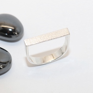 U alakú, mattírozott, női ezüst gyűrű (EGY.276) - ékszer - gyűrű - vékony gyűrű - Meska.hu U alakú, mattírozott, női ezüst gyűrű (EGY.276) - ékszer - gyűrű - vékony gyűrű - Meska.hu