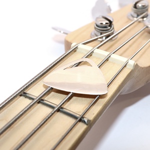 Basszusgitár pengető, női vagy férfi ezüst medál (EM.086) - ékszer - nyaklánc - medál - Meska.hu