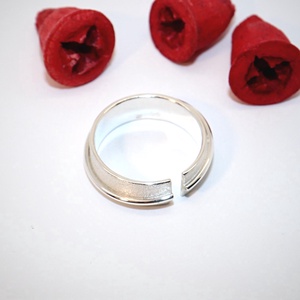 Karikagyűrű huzallal, ezüst gyűrű, 58-as méret, állítható (EGY.173) - ékszer - gyűrű - kerek gyűrű - Meska.hu