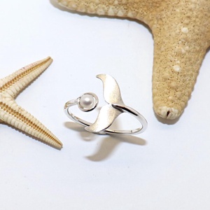 Delfin uszony fehér igazgyönggyel, női ezüst gyűrű, 62-es méret, állítható (EGY.291) - Meska.hu