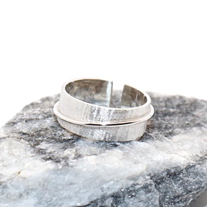 Karikagyűrű huzalall, női ezüst gyűrű, 55-ös méret, állítható (EGY.215) - ékszer - gyűrű - kerek gyűrű - Meska.hu