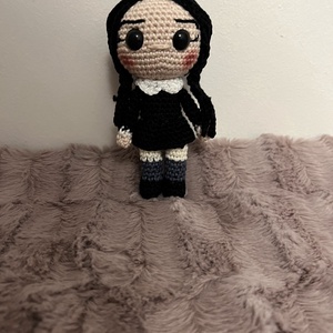 Wednesday Addams Amigurumi figura - játék & sport - plüssállat & játékfigura - más figura - Meska.hu