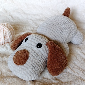 Keksz - horgolt fekvő kutyus / puha amigurumi plüss - Meska.hu