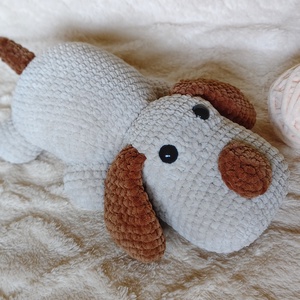 Keksz - horgolt fekvő kutyus / puha amigurumi plüss - játék & sport - plüssállat & játékfigura - kutya - Meska.hu