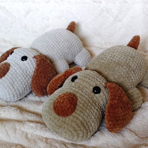 Dió - horgolt fekvő kutyus / puha amigurumi plüss - játék & sport - plüssállat & játékfigura - kutya - Meska.hu