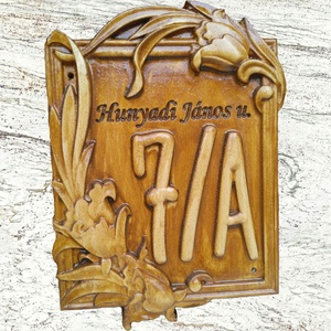 virágmintás házszámtábla fából faragva, Otthon & Életmód, Ház & Kert, Házszám, Famegmunkálás, Festett tárgyak, MESKA