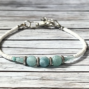 Fagyott csillogás karkötő amazonittal - ékszer - karkötő - gyöngyös karkötő - Meska.hu