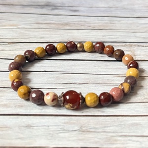 November karkötő ásványokkal, Ékszer, Karkötő, Bogyós karkötő, Gyöngyfűzés, gyöngyhímzés, Ékszerkészítés, MESKA