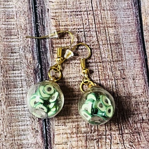 Avocado saláta fülbevaló - ékszer - fülbevaló - lógó fülbevaló - Meska.hu