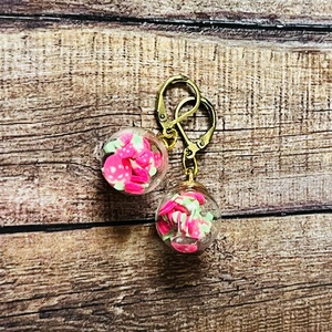 Málna saláta fülbevaló - ékszer - fülbevaló - lógó fülbevaló - Meska.hu