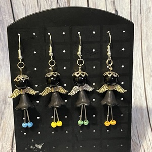 Fekete angyalka színesben fülbevalók - ékszer - fülbevaló - csillár fülbevaló - Meska.hu