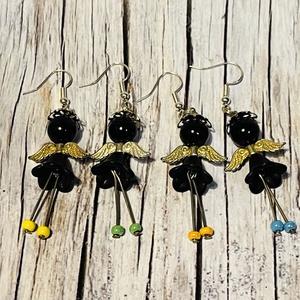 Fekete angyalka színesben fülbevalók - ékszer - fülbevaló - csillár fülbevaló - Meska.hu