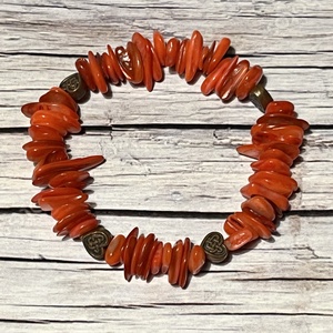 Tűzvörös kagyló-karkötő, Ékszer, Karkötő, Ásványkarkötő, Gyöngyfűzés, gyöngyhímzés, Ékszerkészítés, MESKA