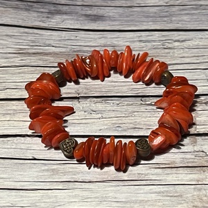 Tűzvörös kagyló-karkötő - ékszer - karkötő - ásványkarkötő - Meska.hu
