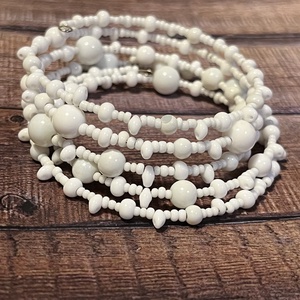 Hófehérke karkötő - ékszer - karkötő - memóriadrótos karkötő - Meska.hu