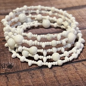 Hófehérke karkötő - ékszer - karkötő - memóriadrótos karkötő - Meska.hu