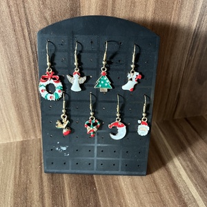 Felemás mikulás fülbevaló - ékszer - fülbevaló - lógó fülbevaló - Meska.hu