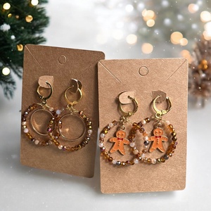 Mézeskalács Karika - lógós, karika fülbevaló, választható charm-mal, véletlenszerű barna gyöngyök, egyedi és elegáns , Karácsony, Karácsonyi ruházat, Karácsonyi ruha kiegészítők, Ékszerkészítés, Gyöngyfűzés, gyöngyhímzés, MESKA