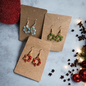 Színpompás Téli Fülbevalók - lógós, kör alaku, gyöngyös fülbevalók, választható karácsonyi színekben, elegáns és egyedi, Karácsony, Karácsonyi ruházat, Karácsonyi ruha kiegészítők, Ékszerkészítés, Gyöngyfűzés, gyöngyhímzés, MESKA