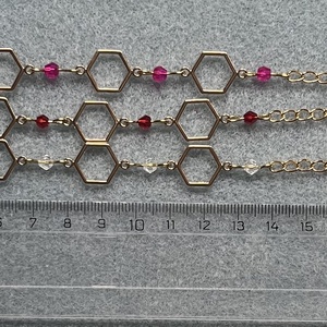 Színek Játéka Hexagonok - egyszerű, gyöngyös karkötő, hexagon formák, választható színű gyöngy, állítható méret - ékszer - karkötő - lánc karkötő - Meska.hu