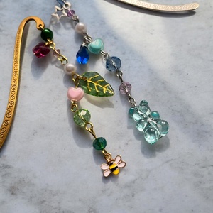 Könyvszirmok-fém könyvjelzők, vidám, tavaszi gyöngyökkel díszítve, választható színekben és mintákban, egyedi kiegészítő - könyv & zene - könyvjelző - Meska.hu