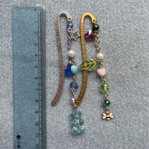 Könyvszirmok-fém könyvjelzők, vidám, tavaszi gyöngyökkel díszítve, választható színekben és mintákban, egyedi kiegészítő - könyv & zene - könyvjelző - Meska.hu